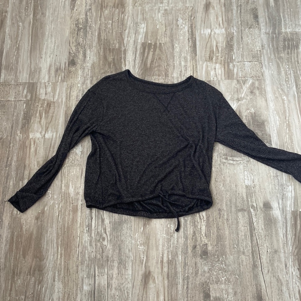 Black loose long sleeve shirt